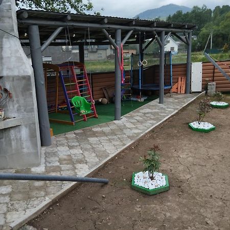 У Ондраша Apartment Yasinia Bagian luar foto