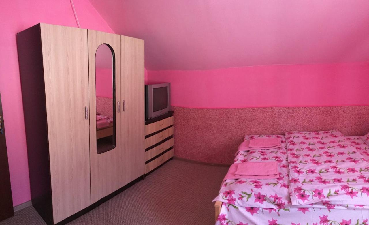 У Ондраша Apartment Yasinia Bagian luar foto
