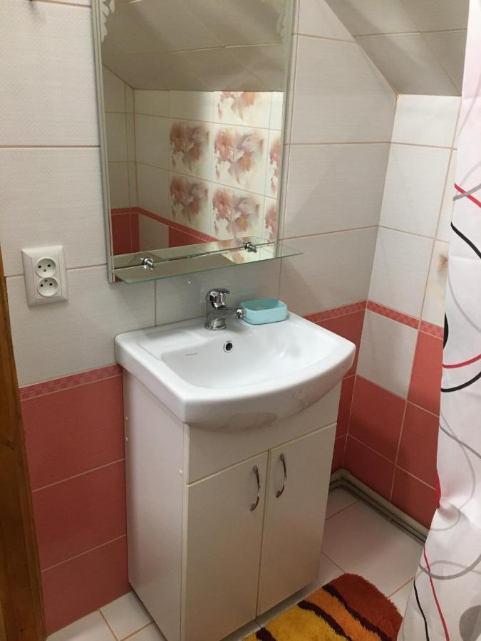 У Ондраша Apartment Yasinia Bagian luar foto