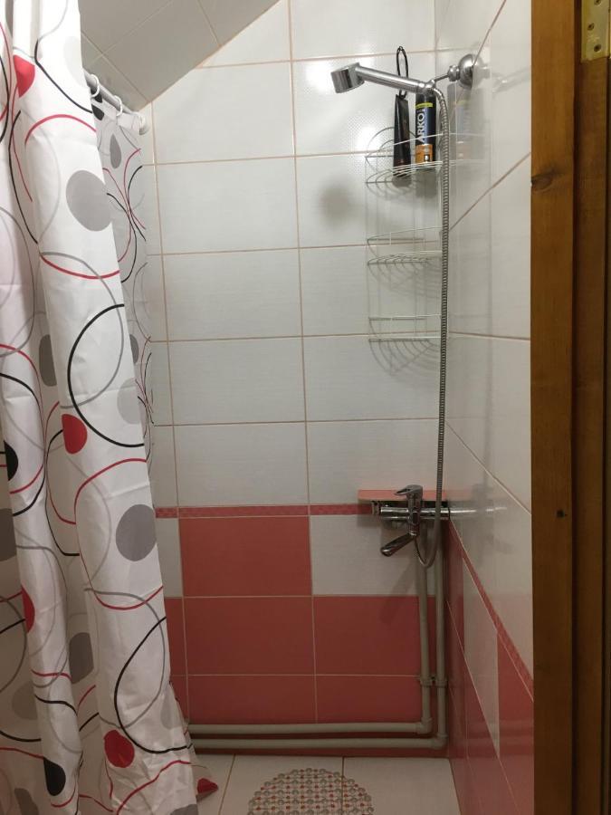 У Ондраша Apartment Yasinia Bagian luar foto