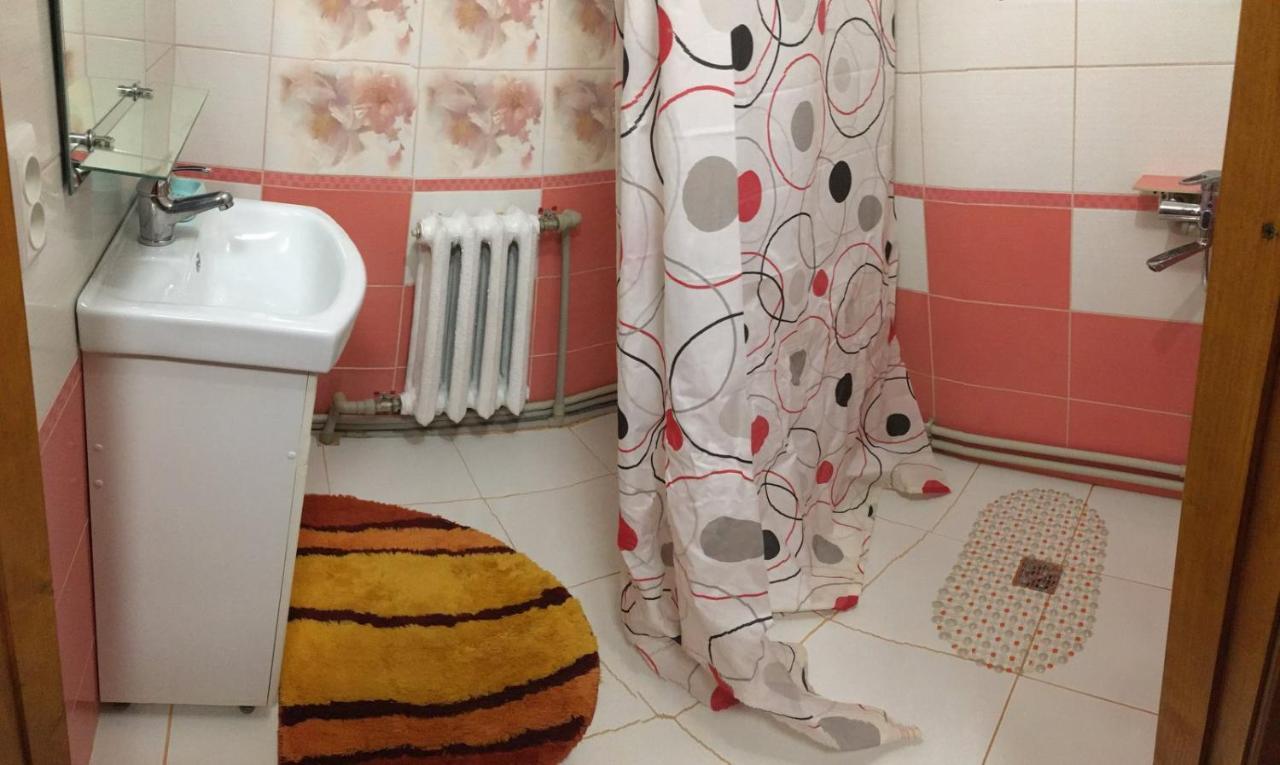 У Ондраша Apartment Yasinia Bagian luar foto