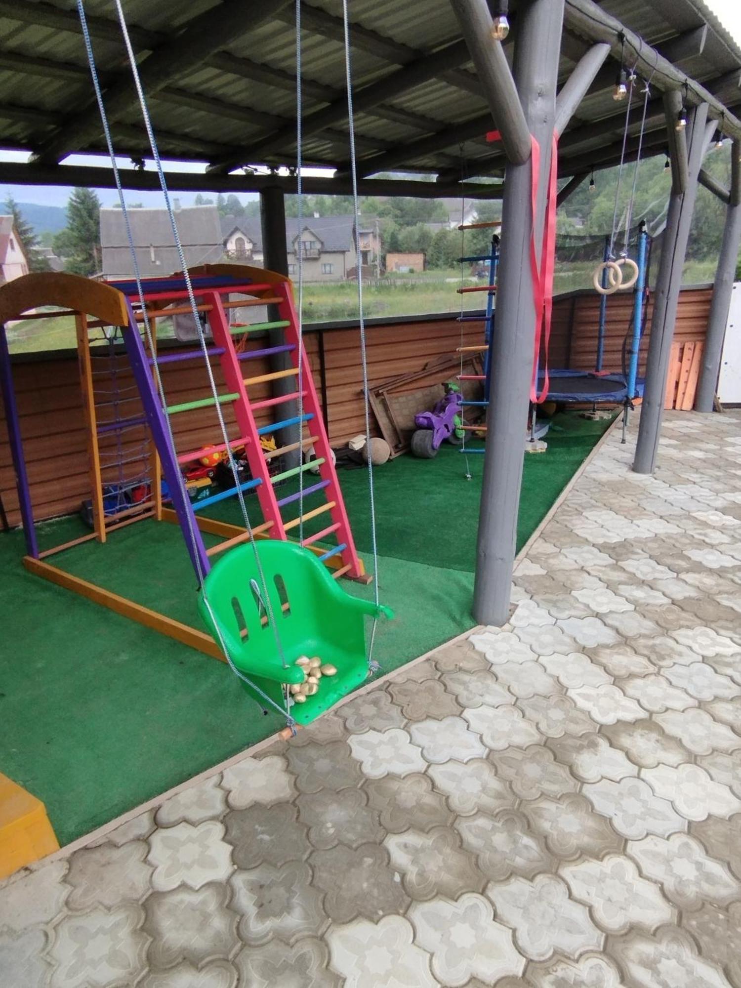 У Ондраша Apartment Yasinia Bagian luar foto