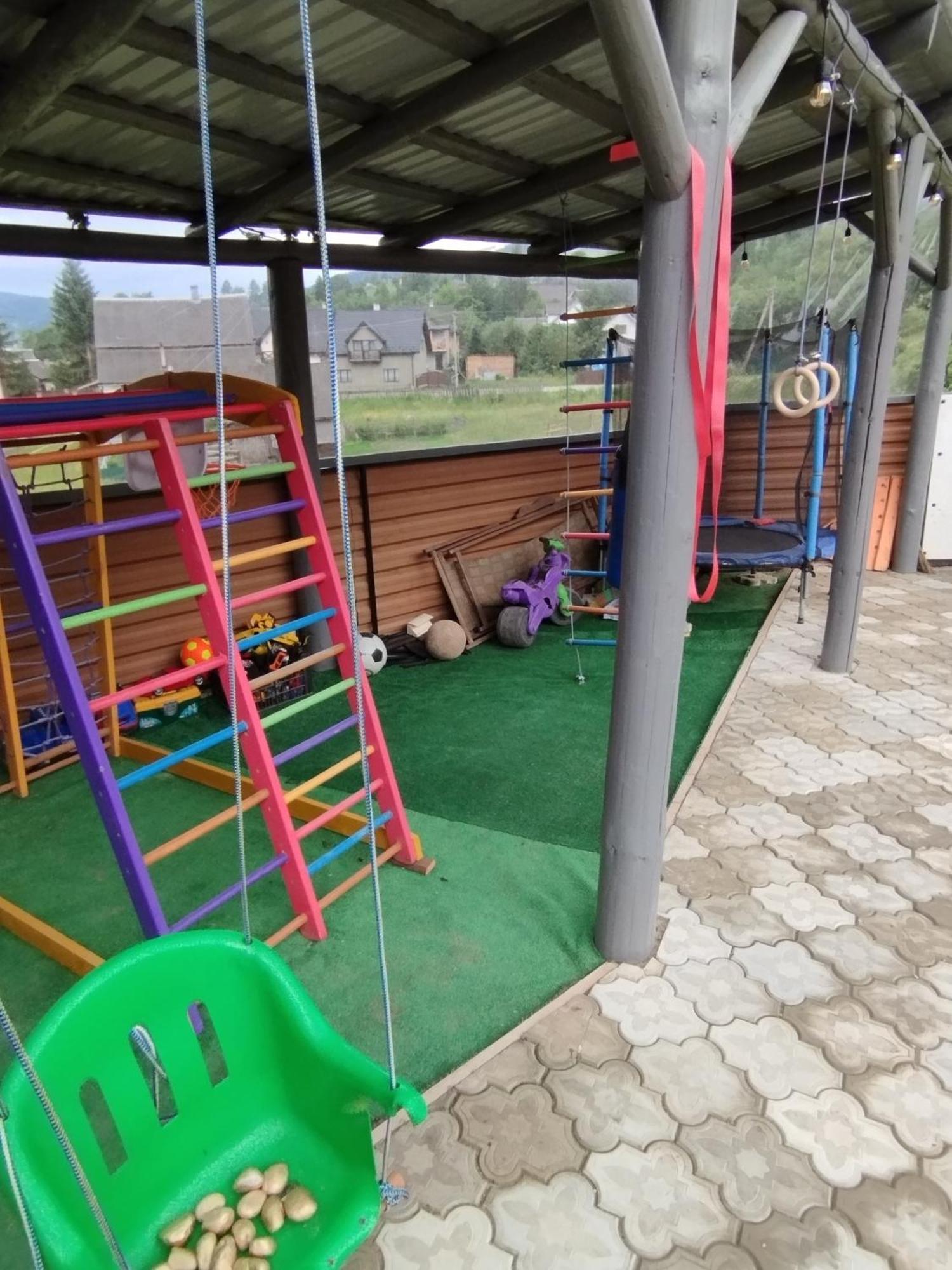 У Ондраша Apartment Yasinia Bagian luar foto